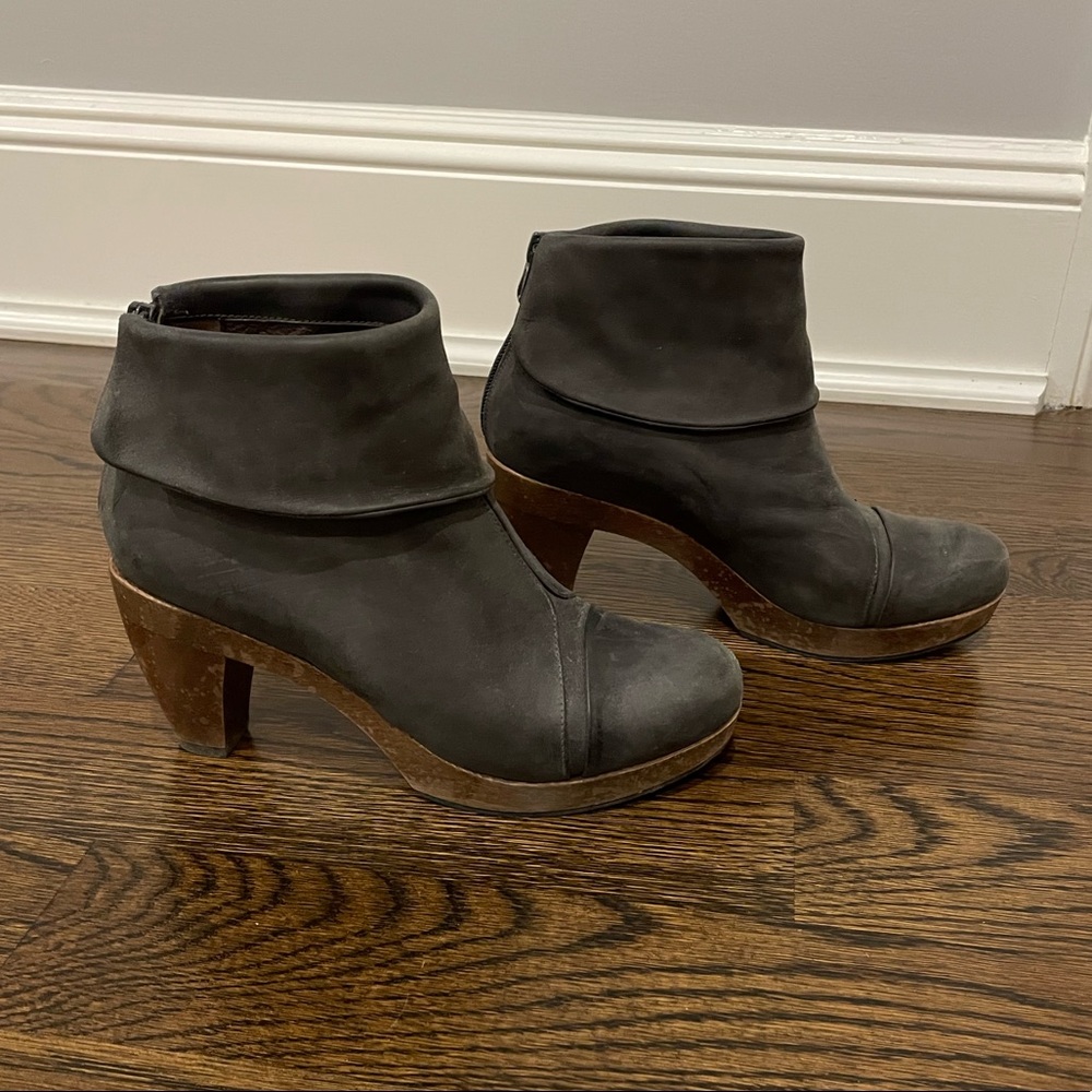 Coclico Booties charcoal grey.